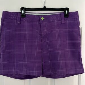 Women’s under Armour golf shorts size 12  EUC